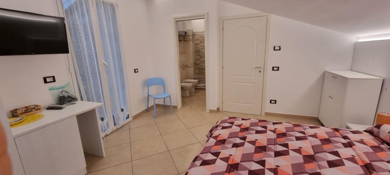 Soleluna Albenga Bagian luar foto